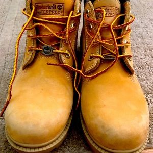 Timberland Boots Size 7 Suede Gold color